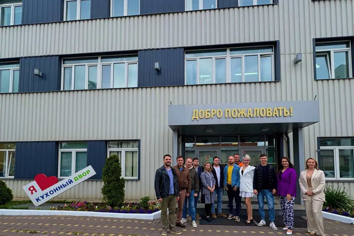 Обмен опытом: производство компании «Кухонный Двор» посетили представители Divan.ru